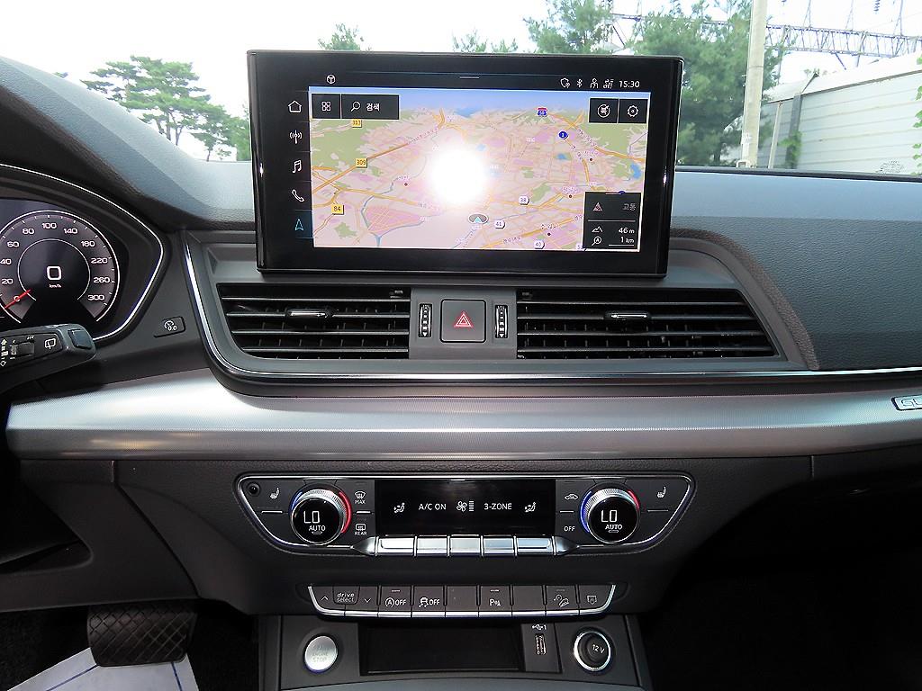 Audi Q5 — photo 12