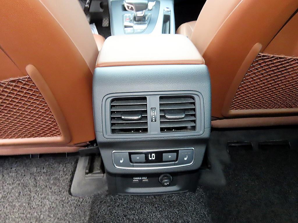 Audi Q5 — photo 15