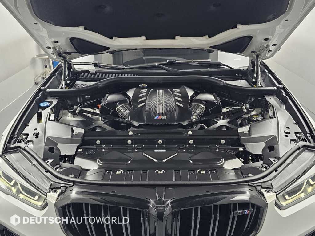 BMW X5M — photo 06