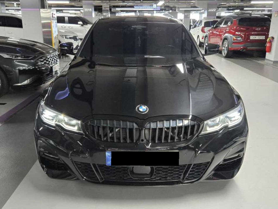 BMW 3-Series — photo 01