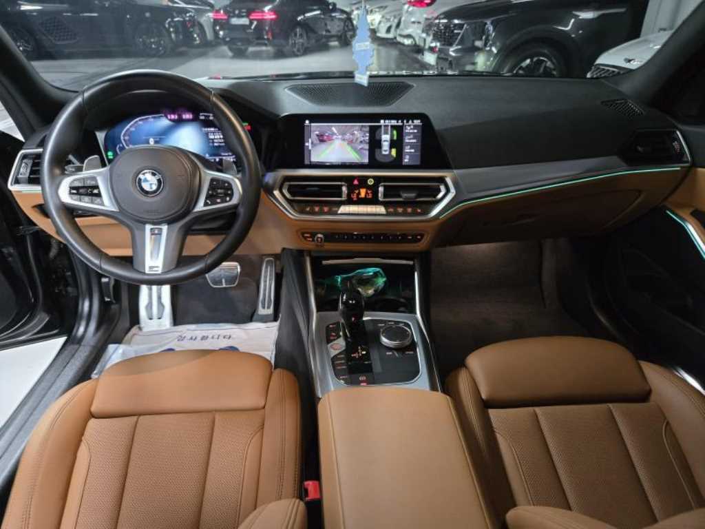 BMW 3-Series — photo 09