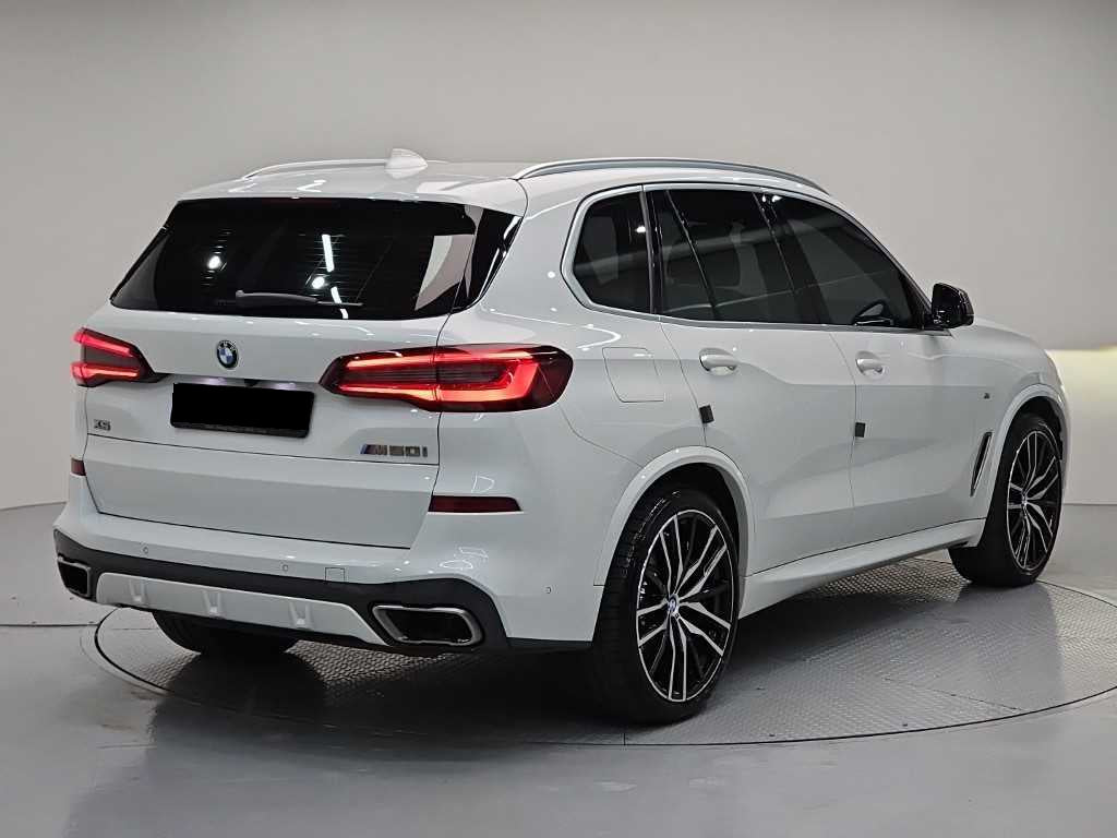 BMW X5 — photo 04