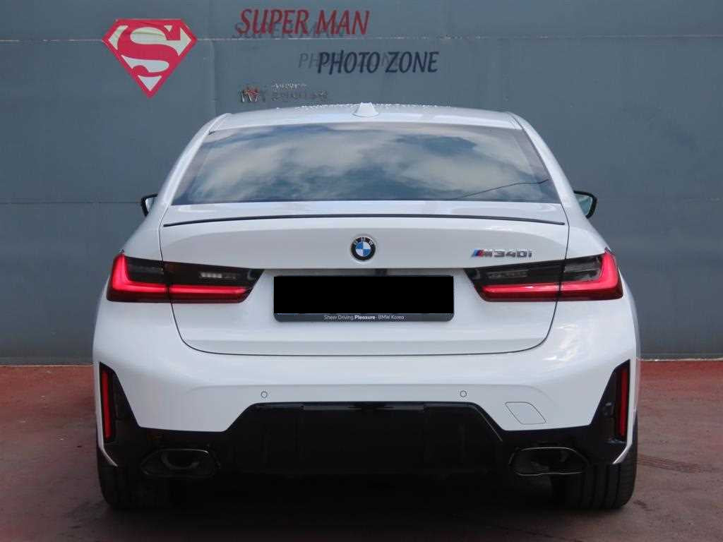 BMW 3-Series — photo 04
