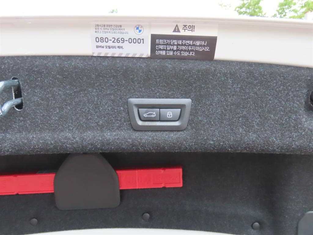 BMW 3-Series — photo 06