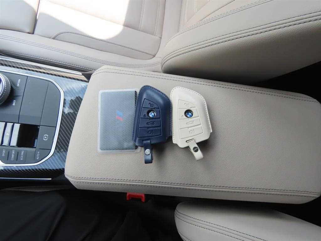 BMW 3-Series — photo 19