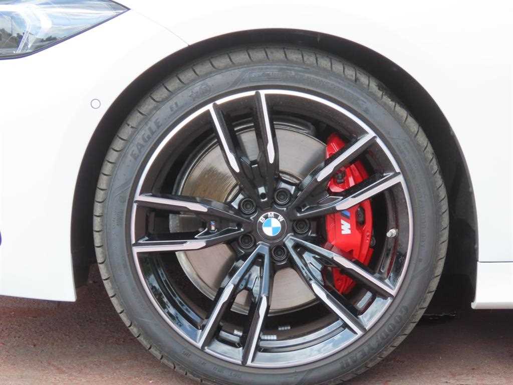 BMW 3-Series — photo 20