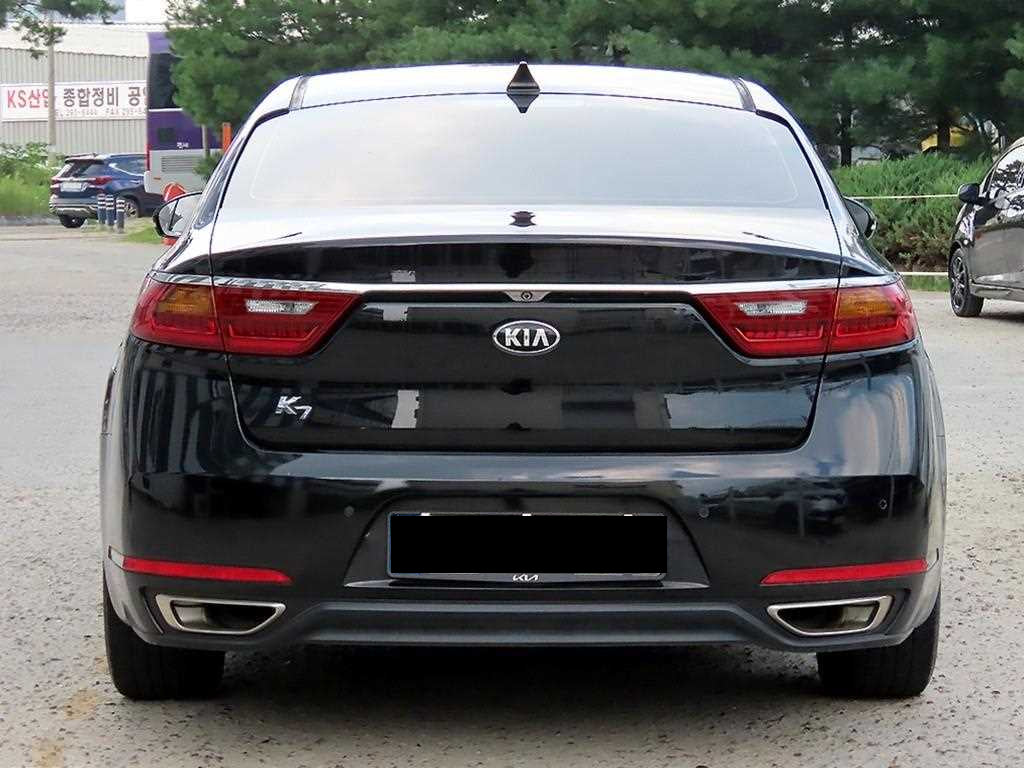 Kia K7 — photo 04