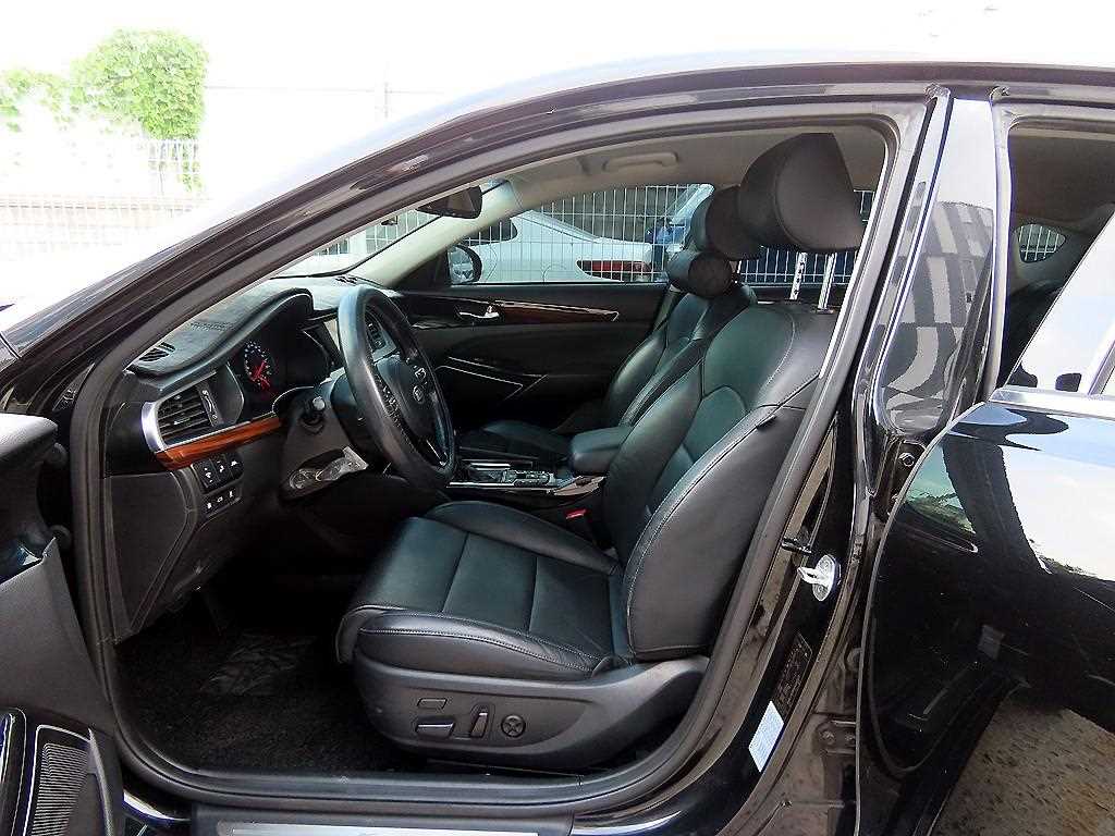 Kia K7 — photo 05