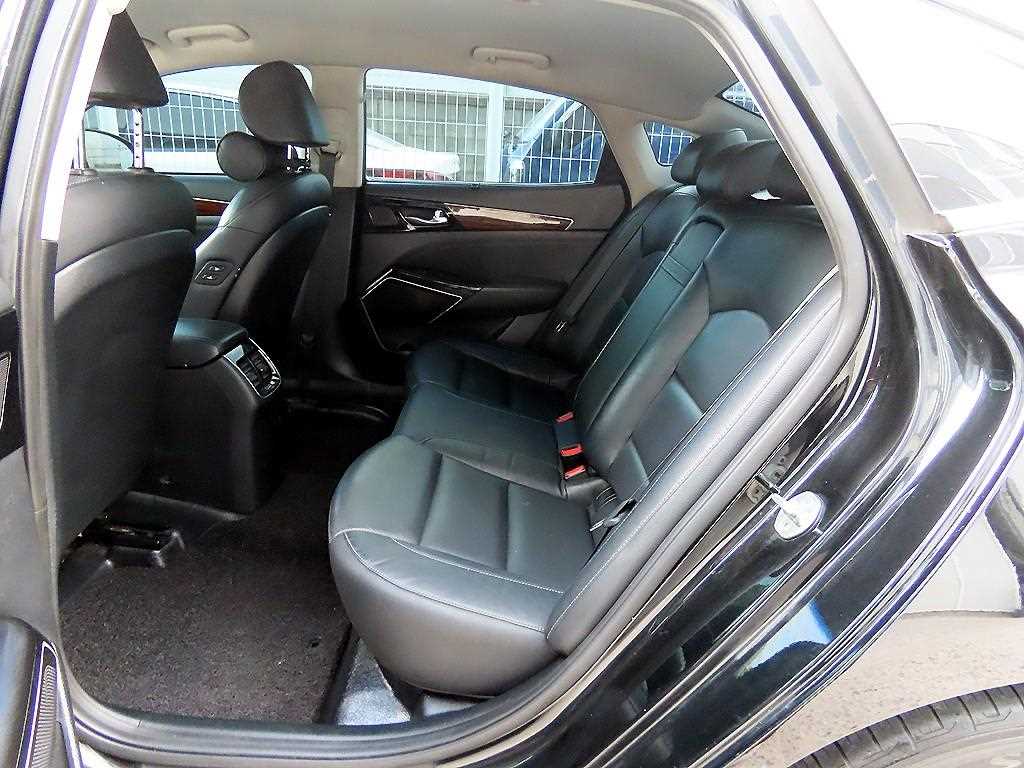 Kia K7 — photo 06