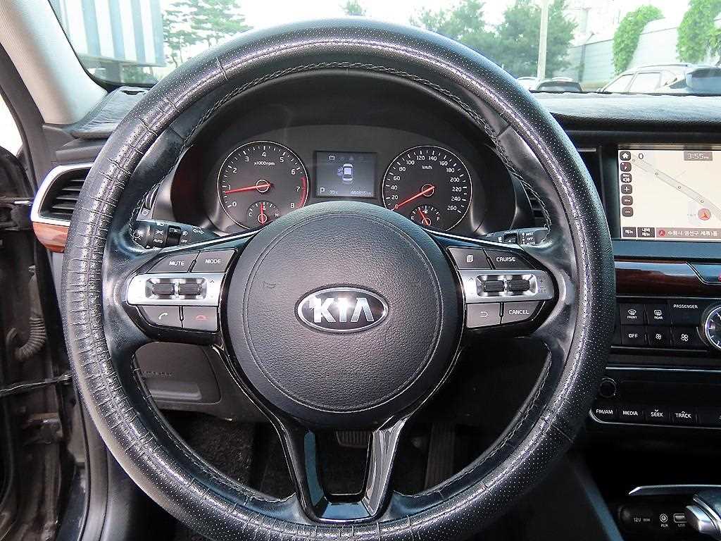 Kia K7 — photo 08