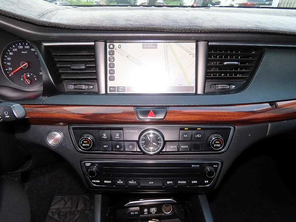 Kia K7 — photo 13