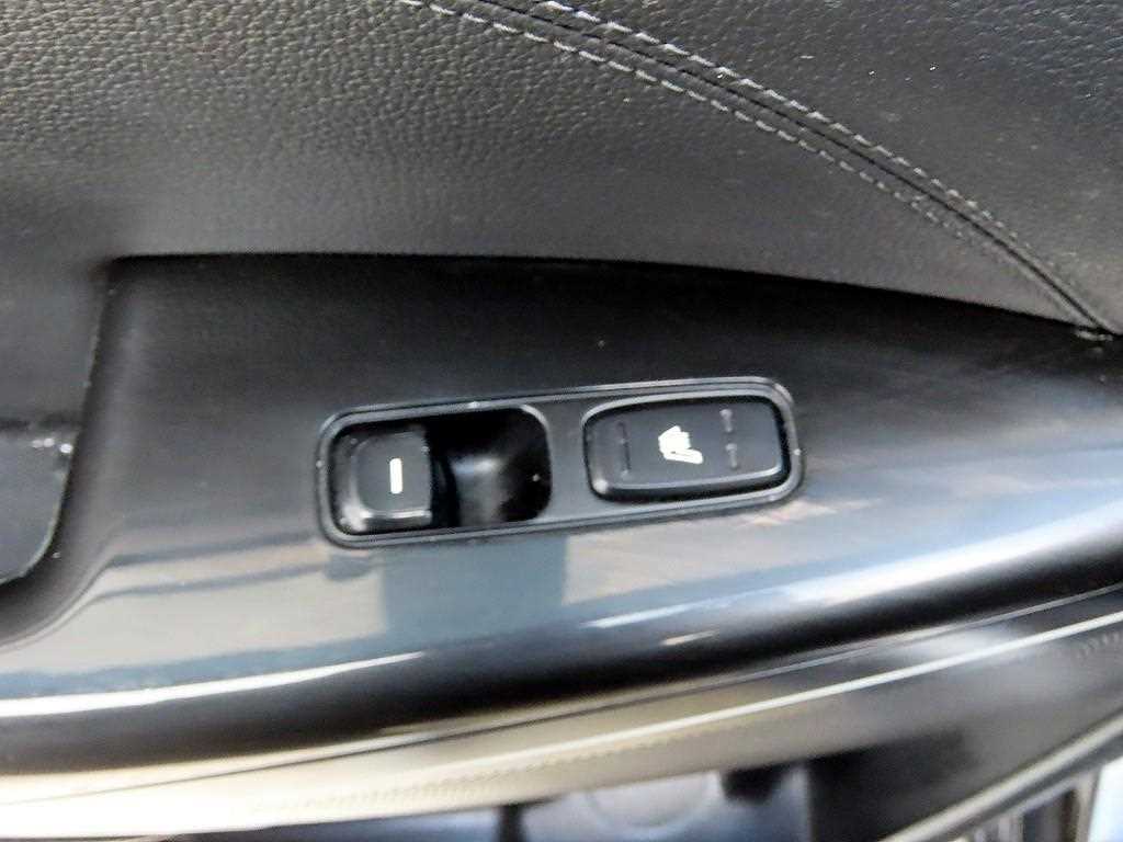 Kia K7 — photo 17