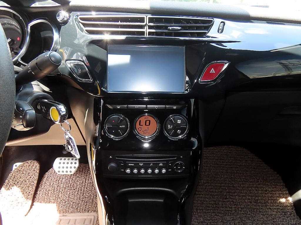 DS Automobiles DS3 — photo 13