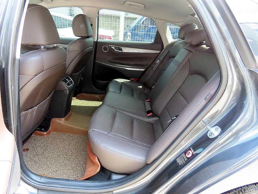 Hyundai Grandeur — photo 07