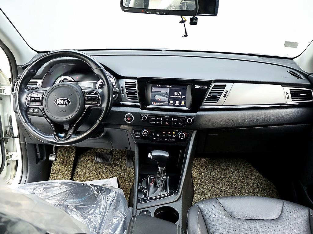 Kia Niro — photo 05