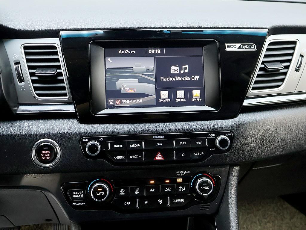 Kia Niro — photo 09