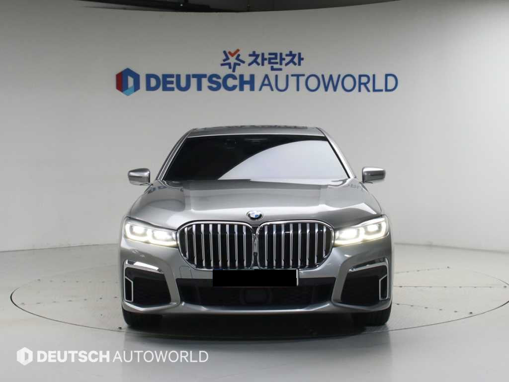BMW 7-Series — photo 03