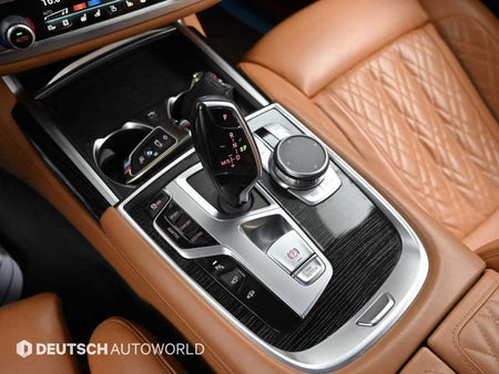 BMW 7-Series — photo 09