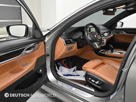 BMW 7-Series — photo 11