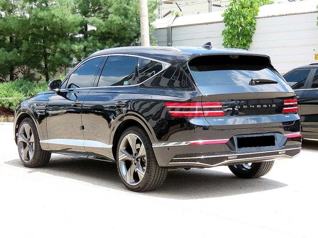 Genesis GV80 — photo 03