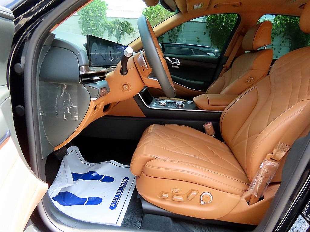 Genesis GV80 — photo 05