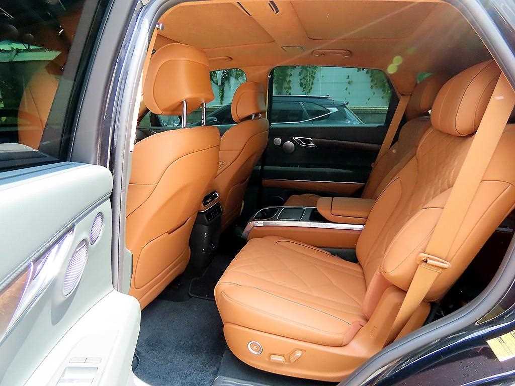 Genesis GV80 — photo 06