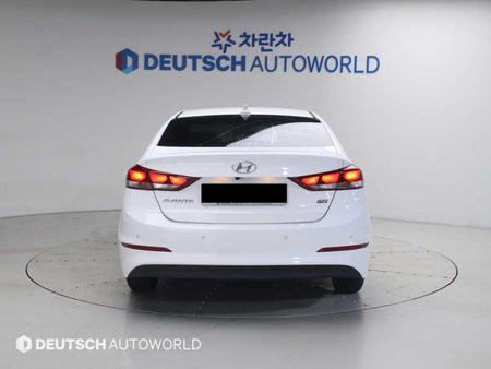 Hyundai Avante — photo 04