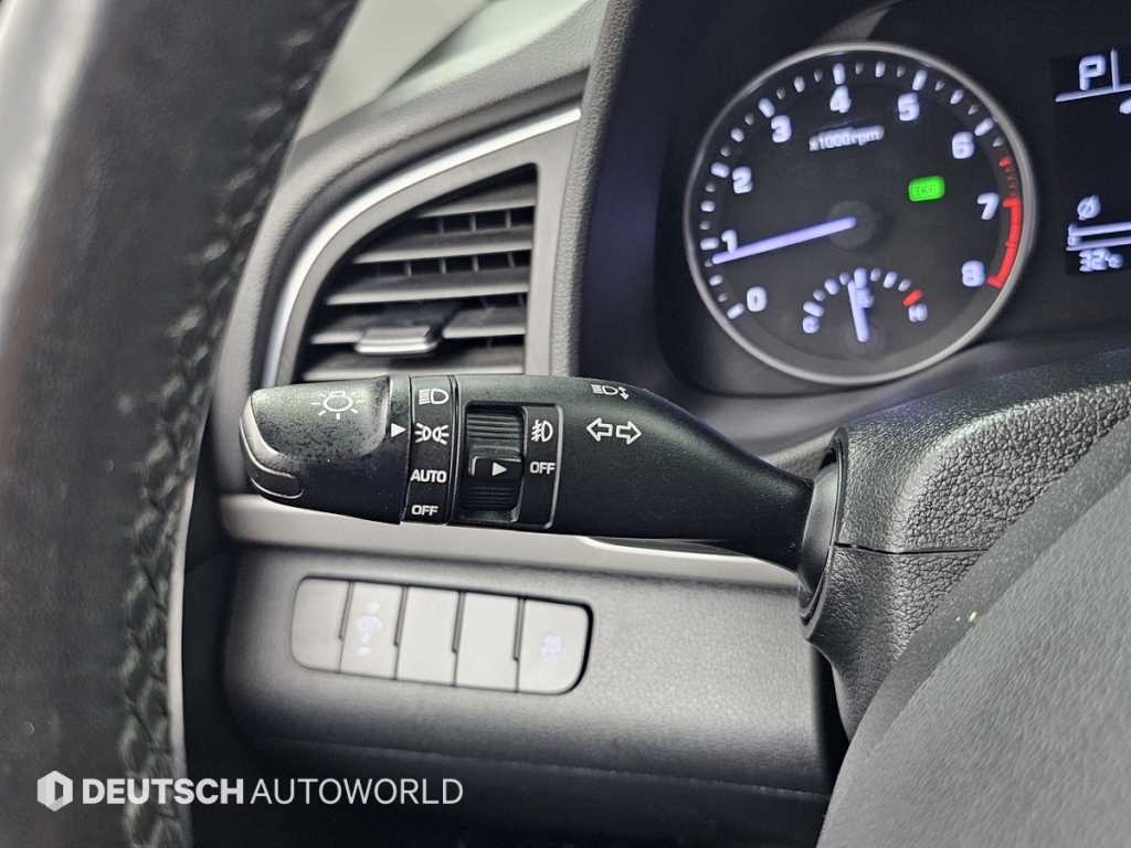 Hyundai Avante — photo 13