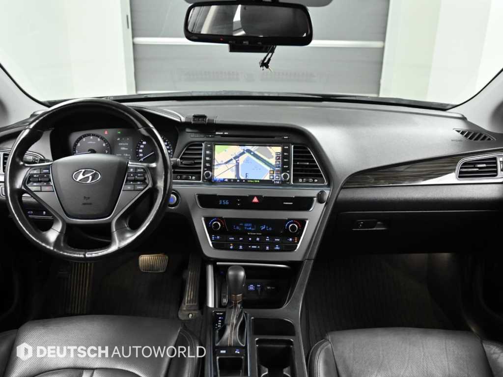 Hyundai Sonata — photo 08