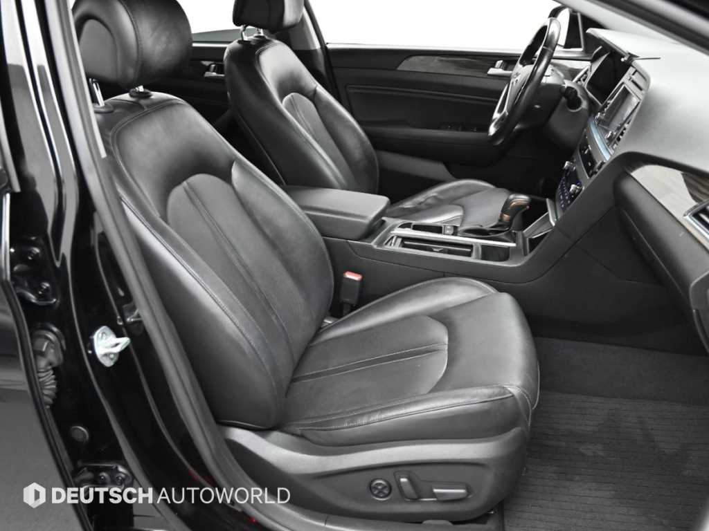 Hyundai Sonata — photo 11