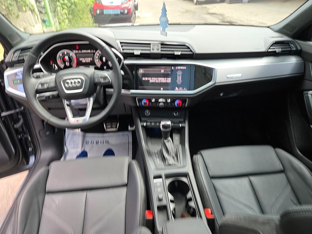 Audi Q3 — photo 09