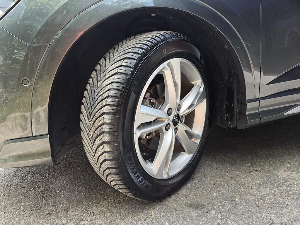 Audi Q3 — photo 20