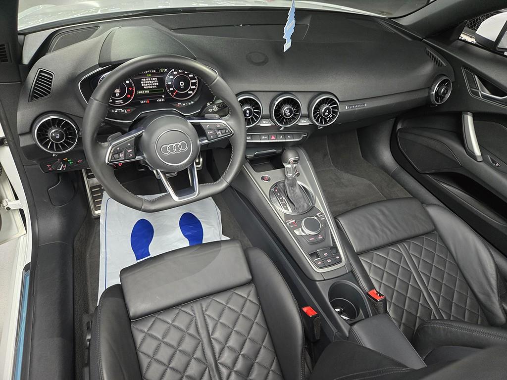 Audi TT — photo 10