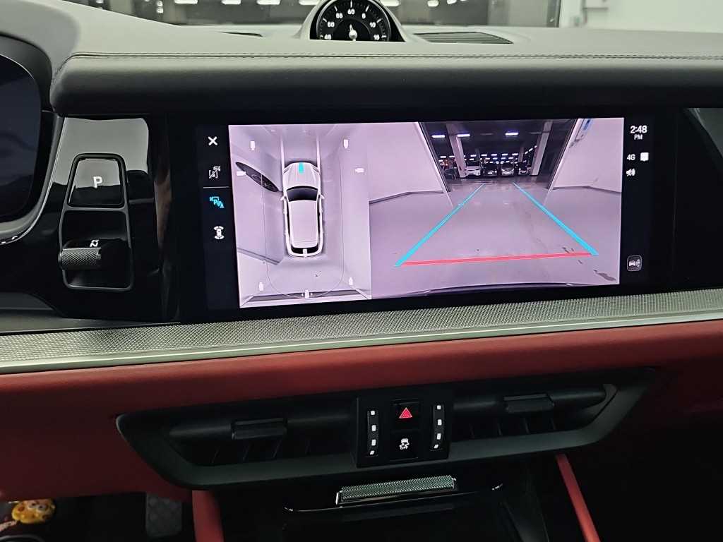 Porsche Cayenne — photo 10