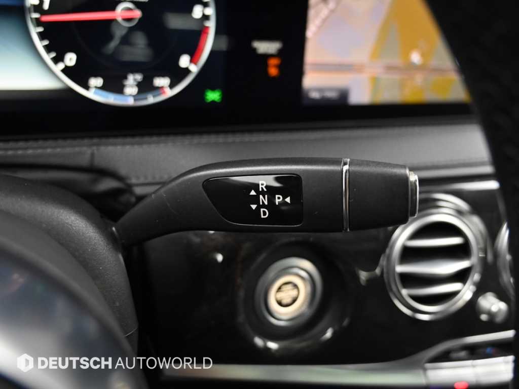 Mercedes-Benz S-Class — photo 09