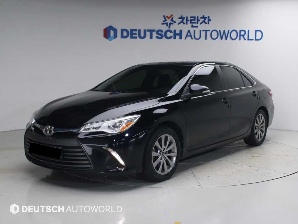 Toyota Camry — photo 01