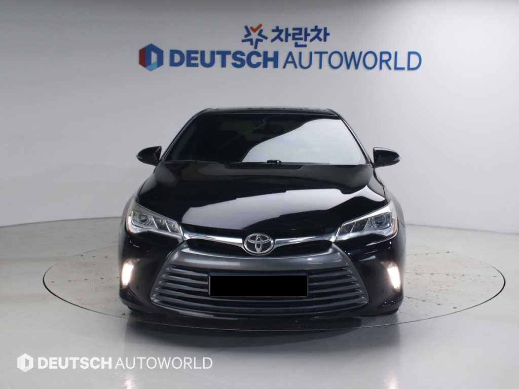 Toyota Camry — photo 03