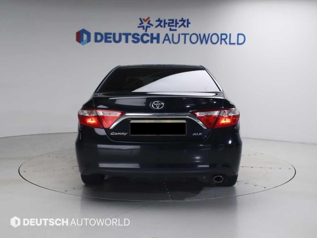 Toyota Camry — photo 04