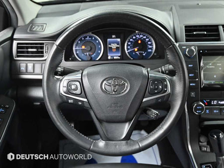 Toyota Camry — photo 13