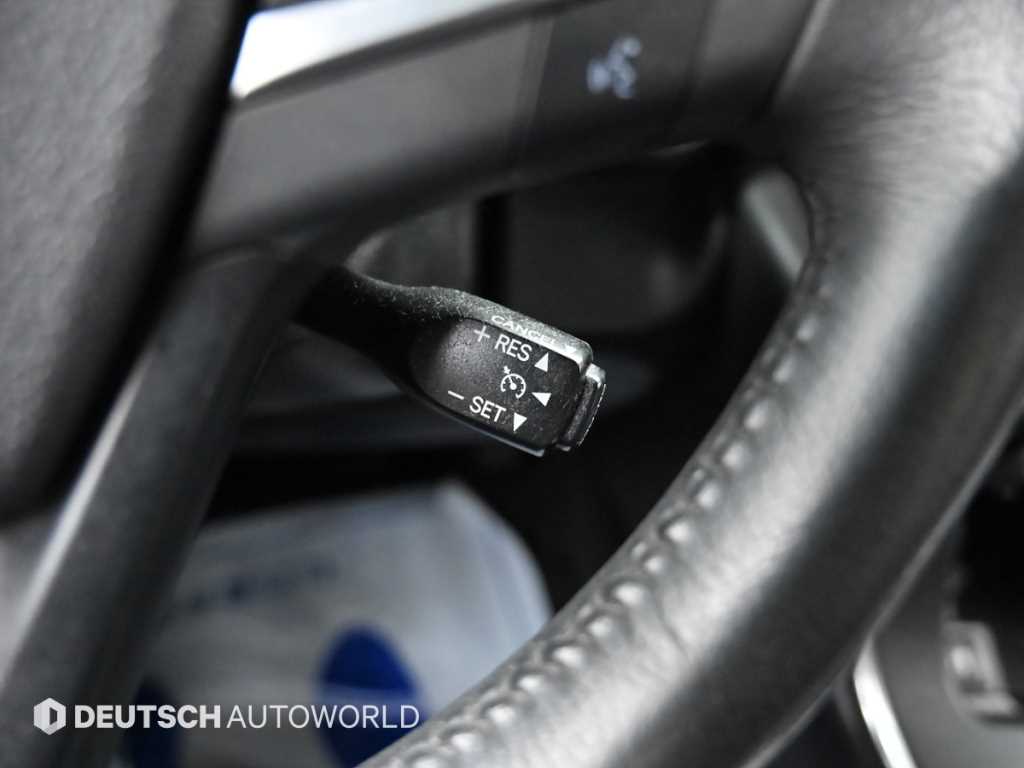 Toyota Camry — photo 16