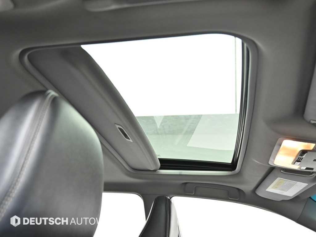 Toyota Camry — photo 18