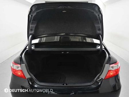 Toyota Camry — photo 19