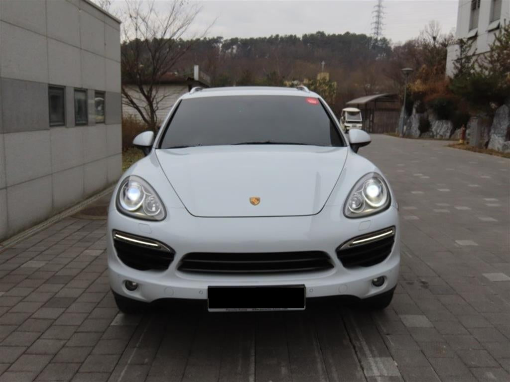 Porsche Cayenne — photo 01