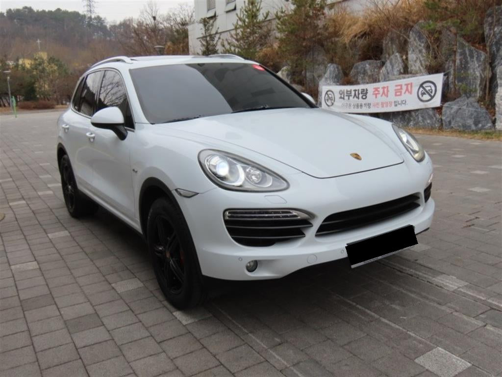 Porsche Cayenne — photo 02