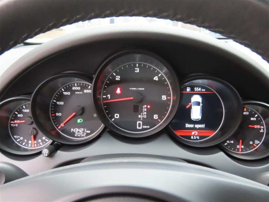 Porsche Cayenne — photo 05
