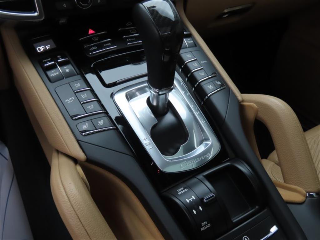 Porsche Cayenne — photo 06