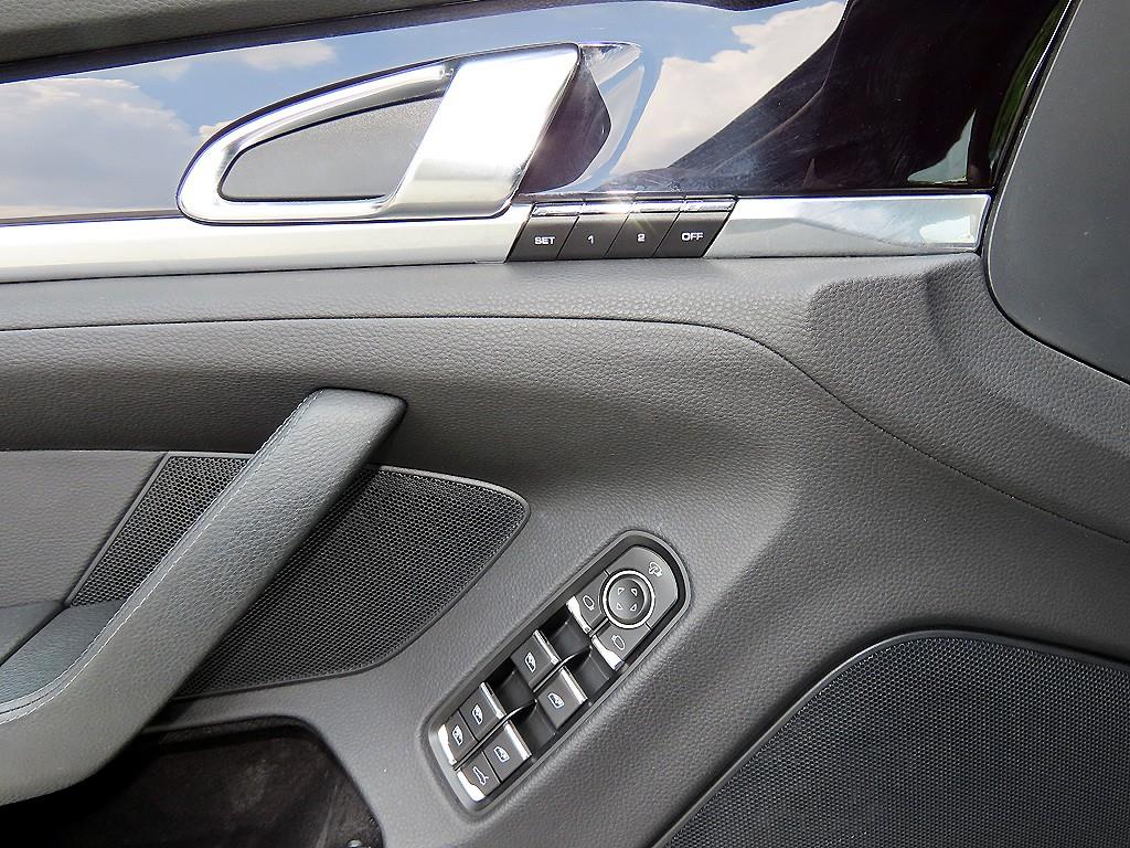 Porsche Panamera — photo 11