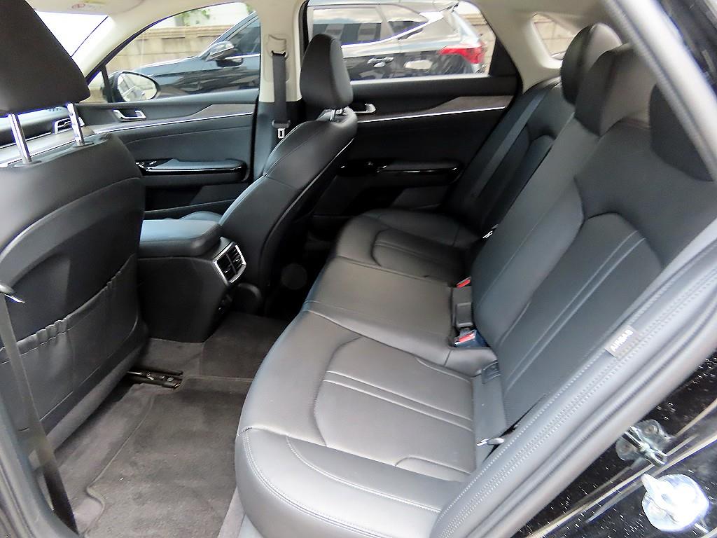 Kia K5 — photo 06