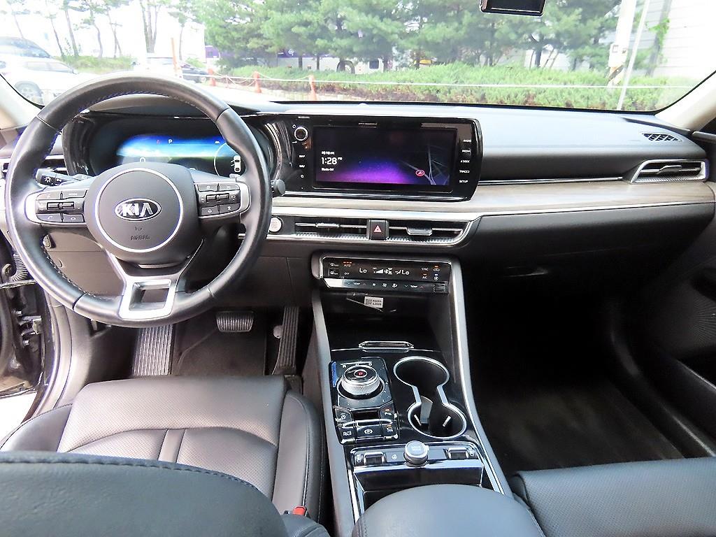 Kia K5 — photo 07