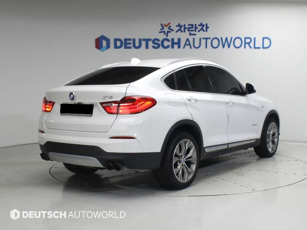 BMW X4 — photo 02